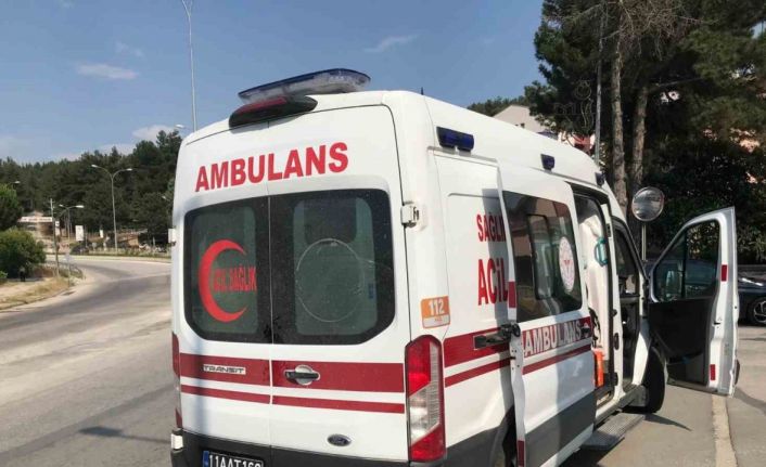 Hem ehliyeti yok hem de plakasız motosikletiyle kaza yaptı