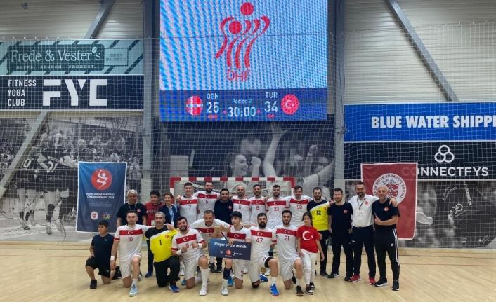 Hentbolda milliler, Danimarka’yı 34-25 mağlup etti