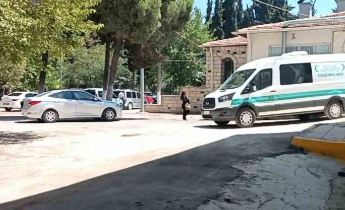 İki grubun silahlı kavgası genç kadını hayattan kopardı