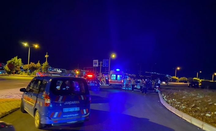 İki otomobil kafa kafaya çarpıştı: 1’i bebek 5 yaralı