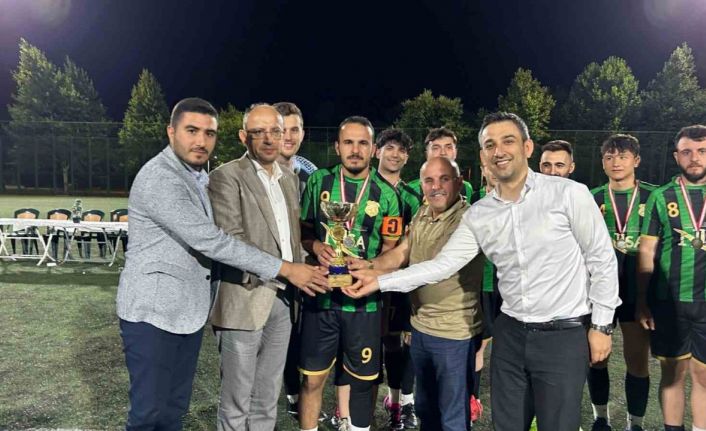 İlkay Gündoğan’ın imzaladığı topla başlayan turnuva şampiyonlar ligi gibi sona erdi