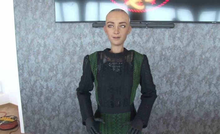 İnsana en çok benzeyen robot Sophia, Çamlıca Kulesi’nde radyo yayını yapacak
