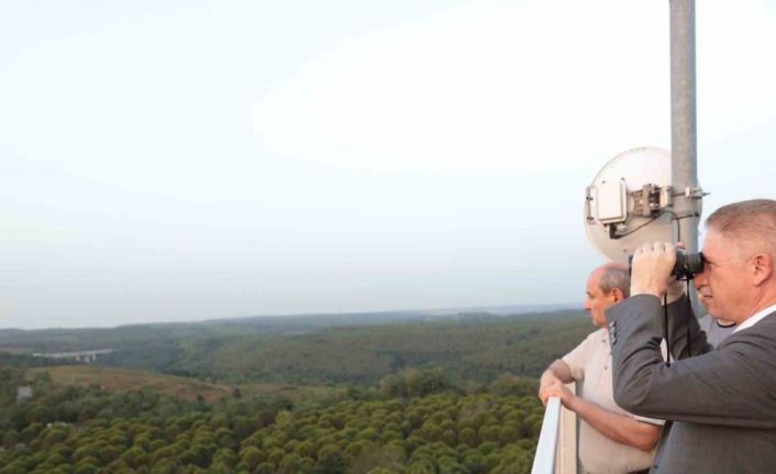 İstanbul Valisi Gül: "Yaklaşık 13 hektarlık alanda etkili olan yangın kısmen kontrol altında"