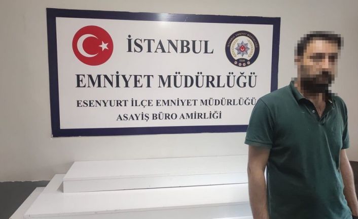 İstanbul’da bir iş yerinde kurşun yağdırarak 2 kişinin ölümüne, 1 kişinin ise yaralanmasına yol açan zanlılardan M.Ö., polis ekiplerince yakalandı.