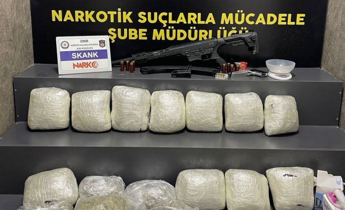 İzmir’de 7 adrese eş zamanlı uyuşturucu baskını: 4 tutuklama