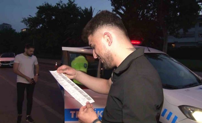 Kadıköy’de makas atarken polise yakalanan sürücü: ”İlk cezam, devletimiz var olsun”