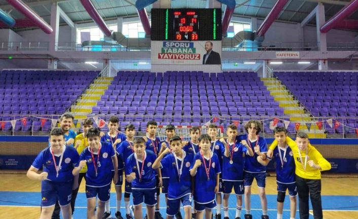 Karaman Analig Erkek Hentbol takımı çeyrek finale yükseldi