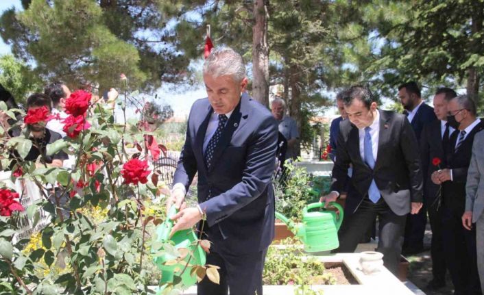 Karaman’da 15 Temmuz Demokrasi ve Milli Birlik Günü etkinlikleri şehitlik ziyaretiyle başladı