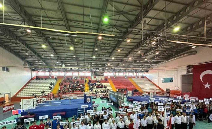 Kars’ta boks şampiyonası başladı