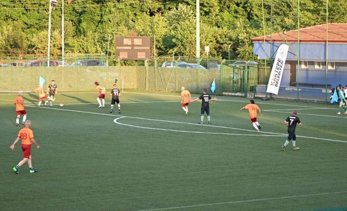 Kartepe’nin şöhretleri sahaya çıktı