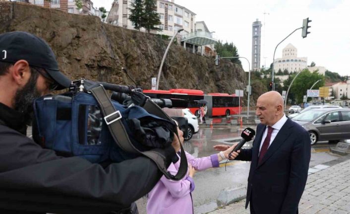Keçiören Belediye Başkanı Altınok, gazetecilerin bayramını kutladı