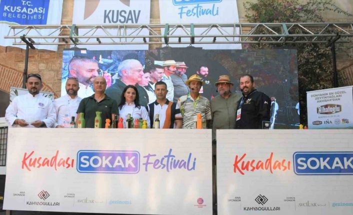 Kuşadası Sokak Festivali’nin ikinci günü zeytinyağı tadım atölyesi ile başladı