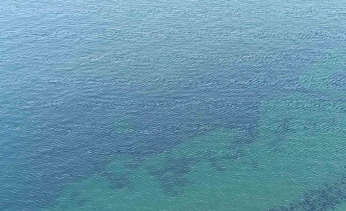 Manzara keyfi pahalıya mal oldu: Aracı uçurumdan aşağı yuvarlandı