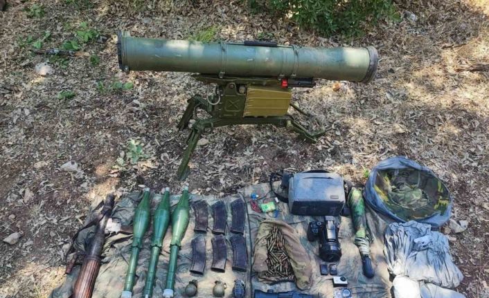 Mehmetçik Irak’ın Kuzeyinde bölücü terör örgütüne ait çok sayıda mühimmat ve silah ele geçirdi