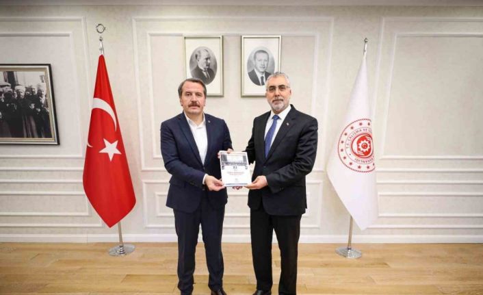 Memur-Sen 7’inci Dönem Toplu Sözleşme tekliflerini Bakan Işıkhan’a teslim etti