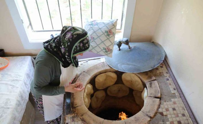 Mezitli Belediyesi Tandır Evinde doğal ve yöresel ekmek üretiliyor