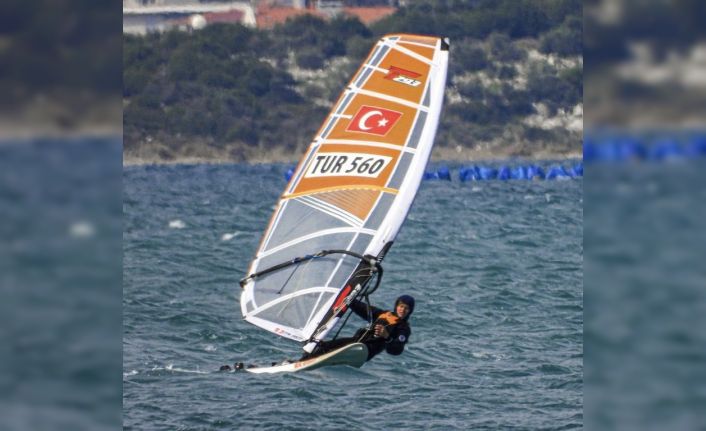 Milli sörfçü Sarp Şarlı, Fransa’daki Dünya Şampiyonası’na hazırlanıyor