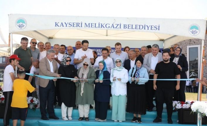 Mimarisiyle Kayseri’de tek olan Saçmacı Cami ibadete açıldı