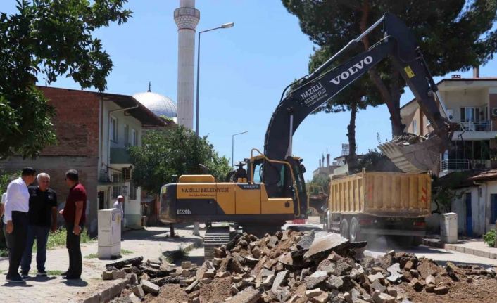 Nazilli Belediyesi yolları bir bir yeniliyor