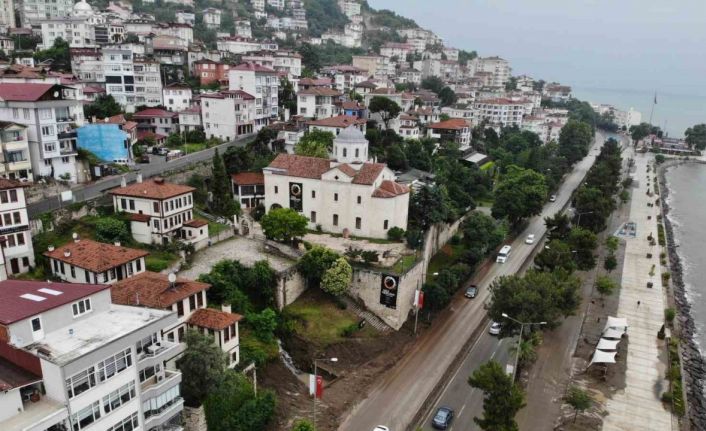 Ordu’da sel ve heyelan nedeniyle kapanan sahil yolu ulaşıma açıldı