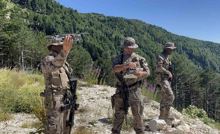 (Özel) Uludağ’ın ormanlarında yangına karşı dron ve özel harekatlı koruma