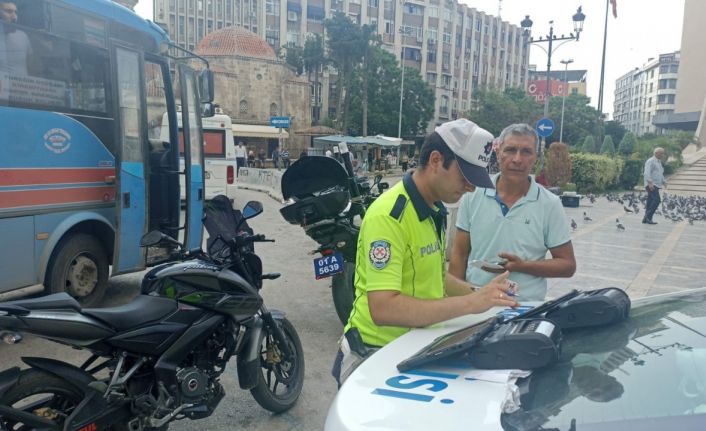 Polis, klima yerine kapı açarak yolcu taşıyan dolmuşlara cezai işlem uyguladı