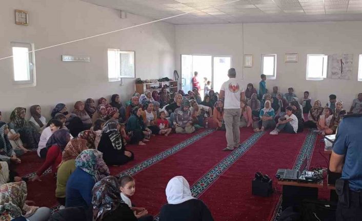 Polisten depremzedelere terör semineri