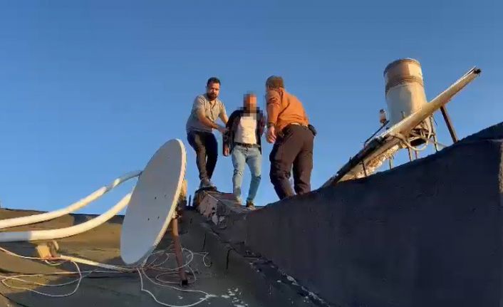 Polisten kaçan şahıs çatıda yakalandı