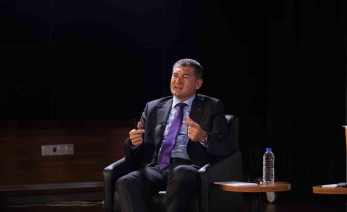 Prof. Dr. Çağrı Erhan: “Darbe ile mücadele için önce sivillerin bilinçlenmesi gerekiyor”