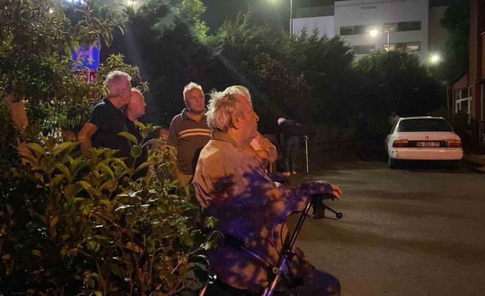 Sarıyer’de 2 katlı huzurevinde korkutan yangın: 115 kişinin kaldığı bina tedbiren boşaltıldı