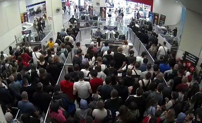 Sarp Sınır Kapısında rekor geçiş