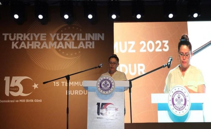 Şehit Ömer Halisdemir’in kız kardeşi Elif Serin: “Ayakta ölmek diz üstünde yaşamaktan daha onurludur”