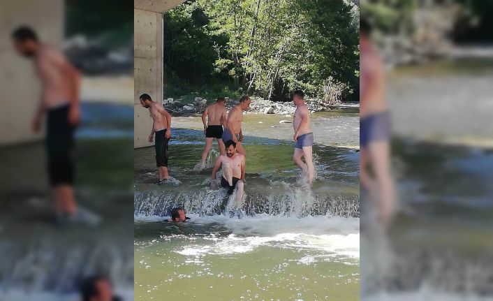 Sıcak havada böyle serinlediler