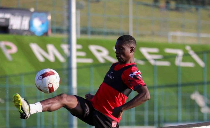 Sivasspor yeni sezona iddialı hazırlanıyor