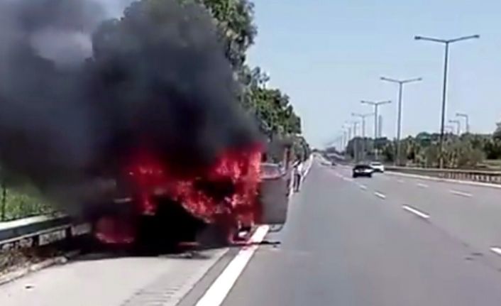 Söke’de araç cayır cayır yandı
