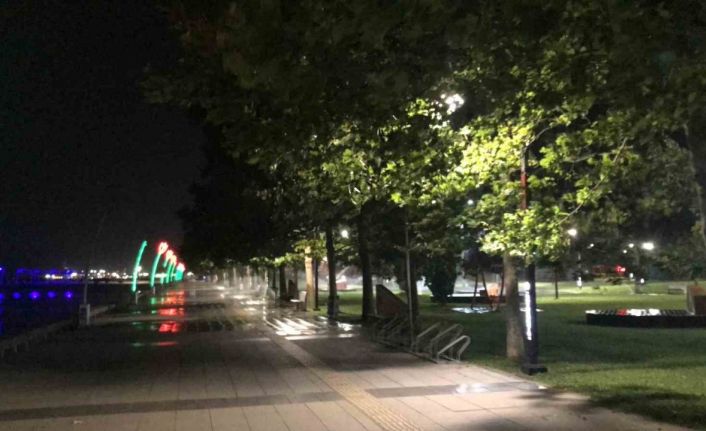 Son 23 yılın en sıcak gününden sonra fırtına etkili oldu