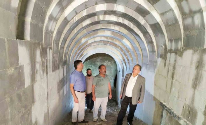 Talas’ta tarihi sarnıç gün yüzüne çıkartılıyor