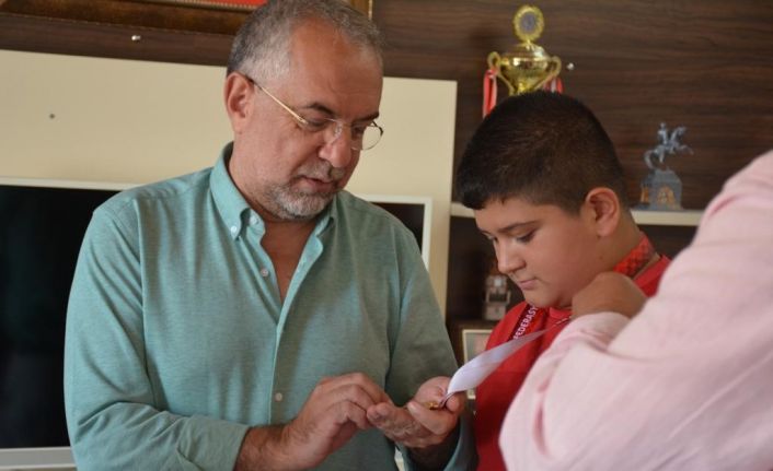 Tokat’ta şampiyon güreşçilere altın ödülü