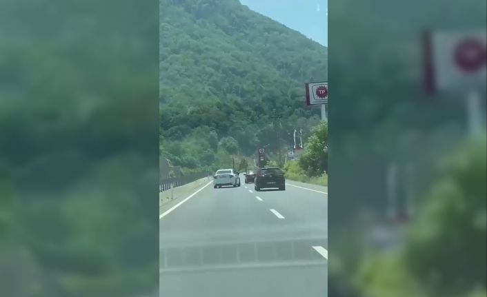 Trafiği tehlikeye atan sürücüye 4 bin 64 lira ceza: O anlar kamerada