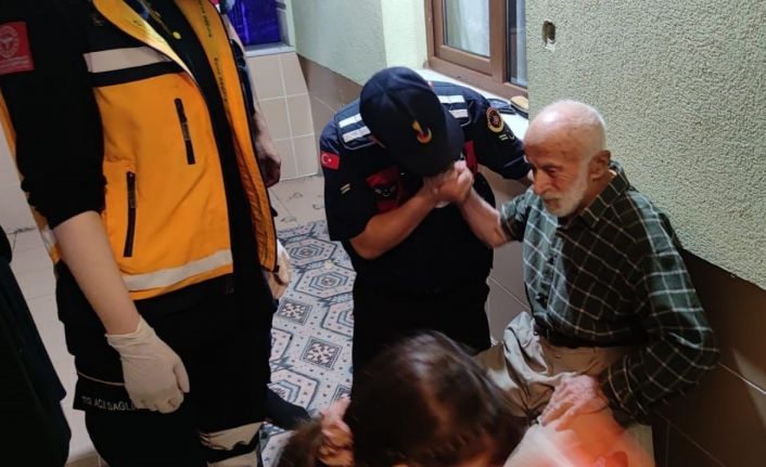 Türkeli’de mantar toplamak için gittiği ormanda kaybolan yaşlı adam bulundu