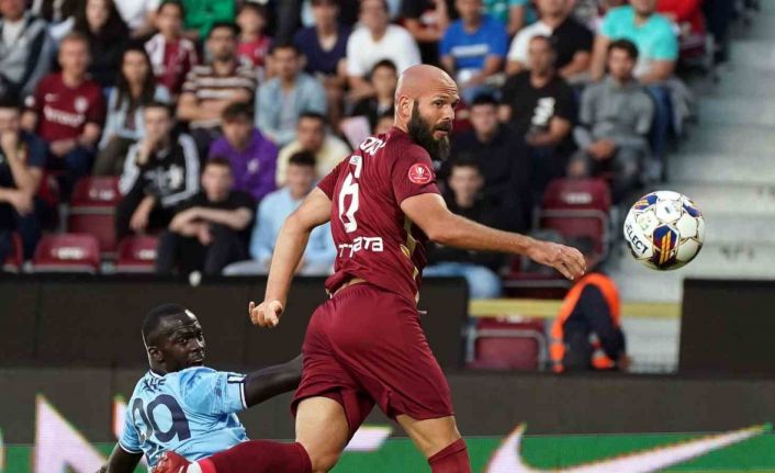 UEFA Avrupa Konferans Ligi: CFR Cluj: 1 - Adana Demirspor: 0 (İlk yarı)
