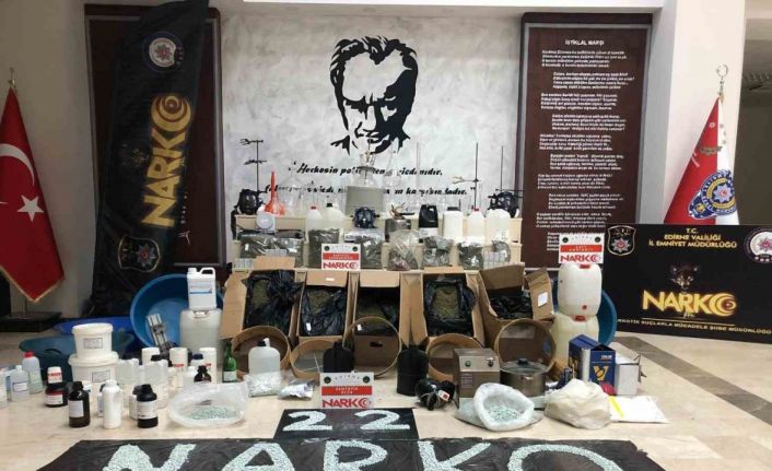 Uyuşturucu imalathanesine operasyon: 2 ton 200 kilo uyuşturucu hammaddesi ele geçirildi