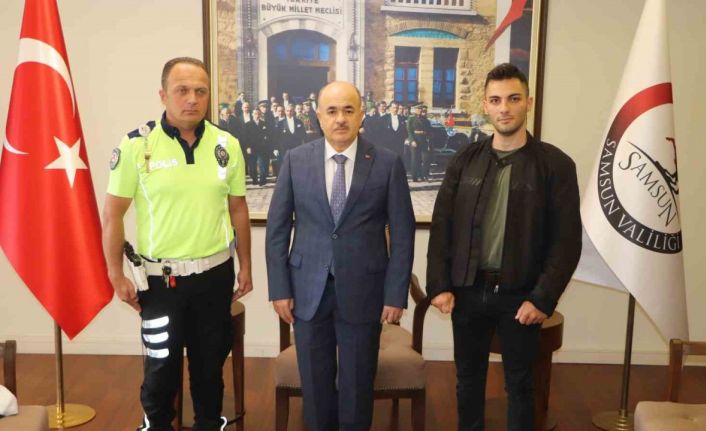 Vali Dağlı’dan hız yapan motosikletli gence baba öğüdü veren o polise başarı belgesi