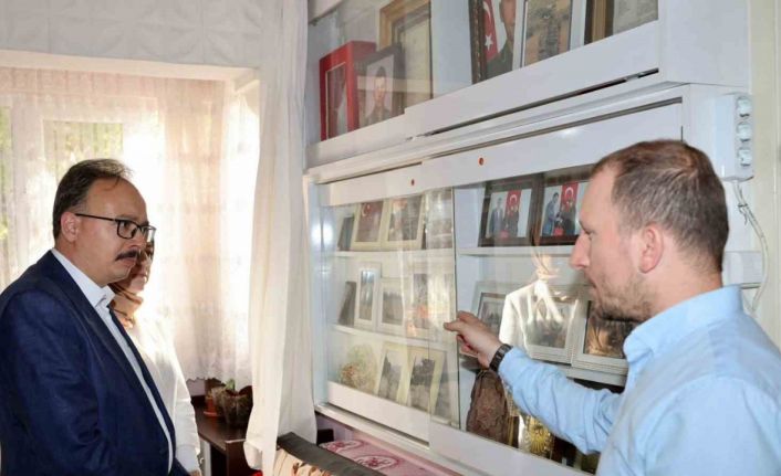 Vali Kızılkaya şehit ailesini ziyaret etti