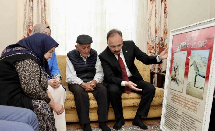 Vali Kızılkaya’dan şehit ailesine ziyaret