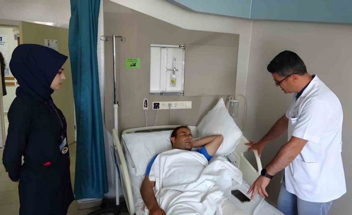 Van’da 36 yaşındaki hastaya bacak uzatma ameliyatı yapıldı