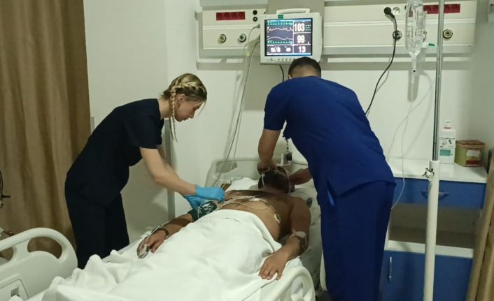 20 kişiyle hastaneyi basıp doktor ve görevlileri darp ettiler