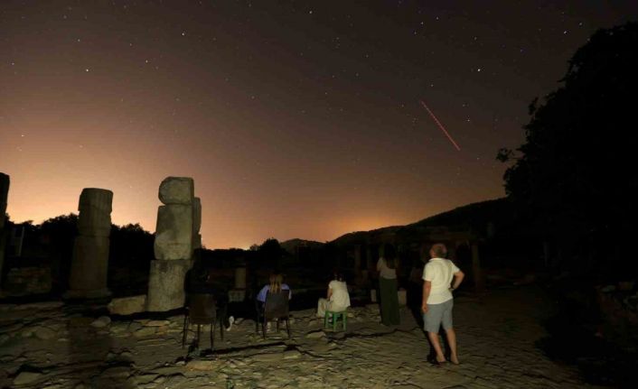 3 bin yıllık Stratonikeia antik kentinde meteor yağmuru şöleni böyle görüntülendi