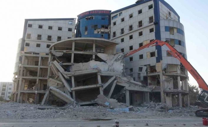 8 katlı hastane ikinci denemede yerle bir oldu, o anlar kamerada