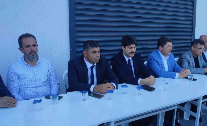 Adalet Bakanı Tunç, kazada ölen genç için okutulan mevlide katıldı